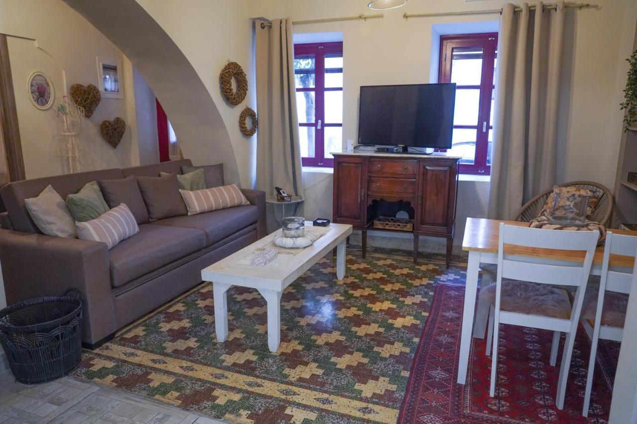 Traditional House Of 1898 In The Heart Of Old Town Of Návplio Kültér fotó